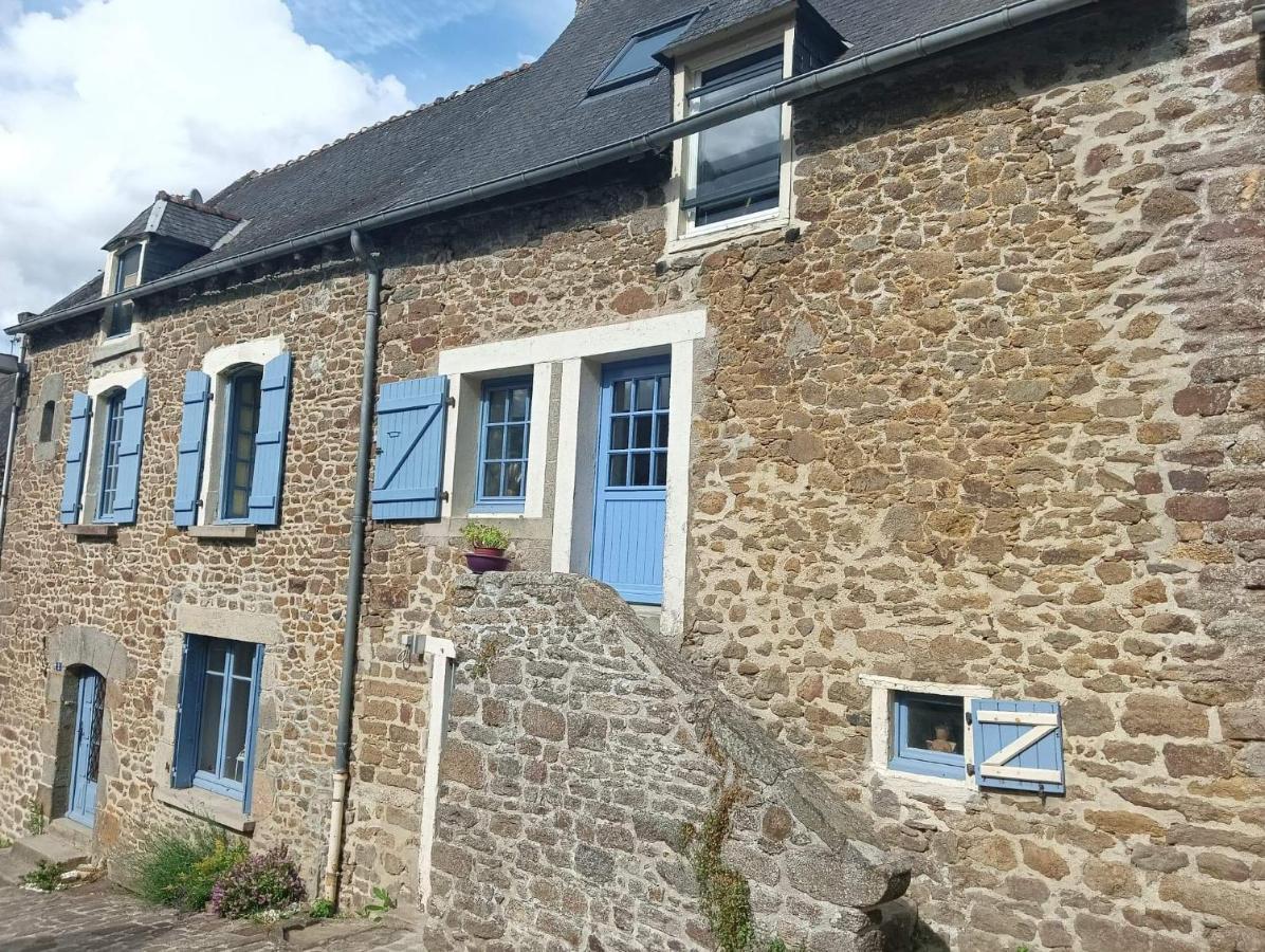 Chambre D'Hote Familiale De La Maison Bleue Lanvallay Exterior foto